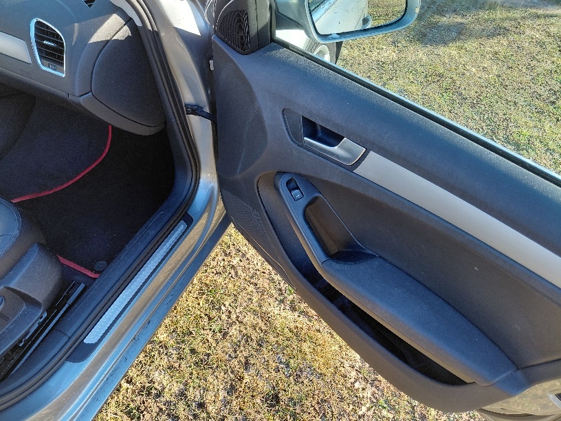 Audi A4 B8 2.0 TDI 88kw r.v.2011 - 10