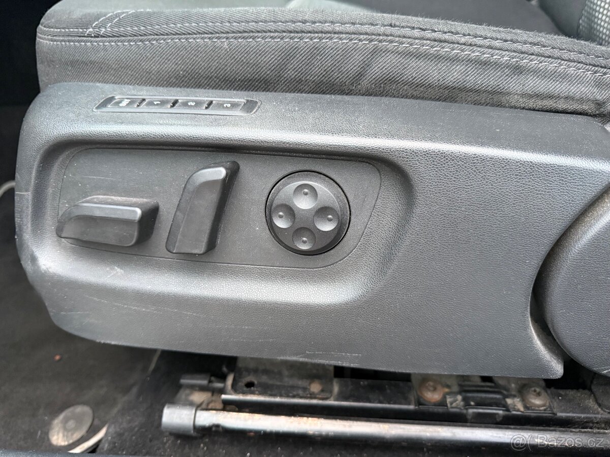 Škoda Octavia Scaut 4x4 - 10