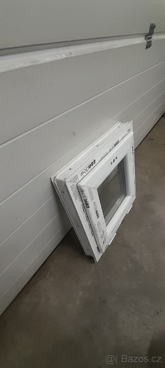 Plastové okno 50x50 - 10