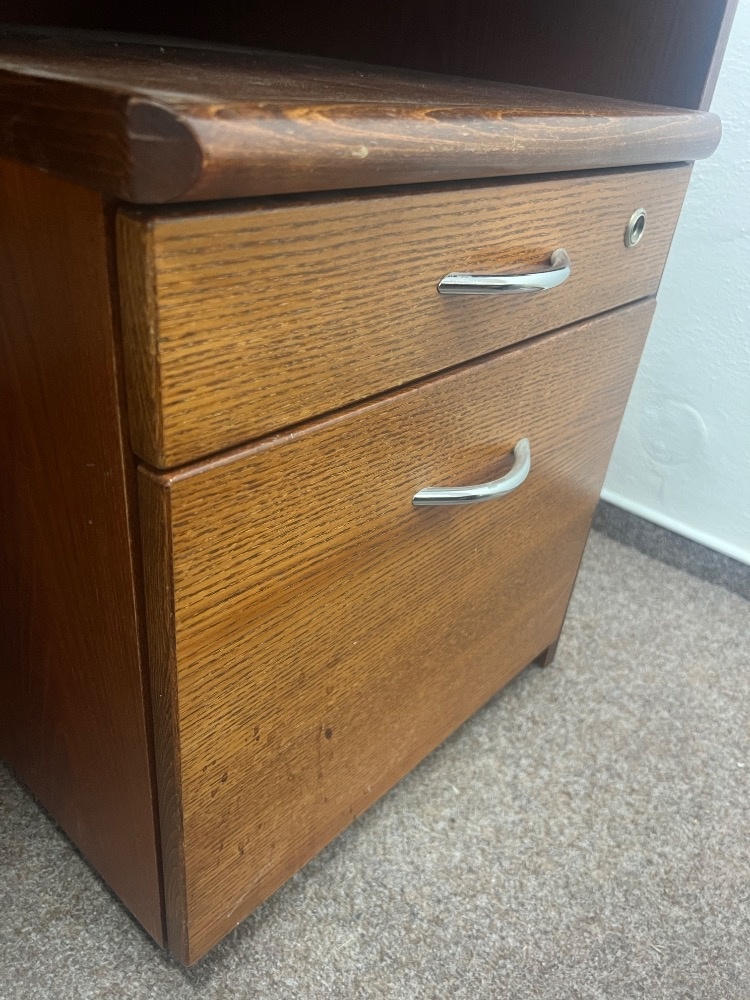 KANCELÁŘSKÝ NÁBYTEK - 10