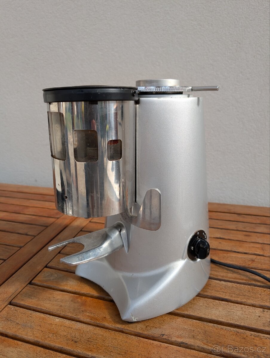 Pákový kávovar Carimali Alfa - 10