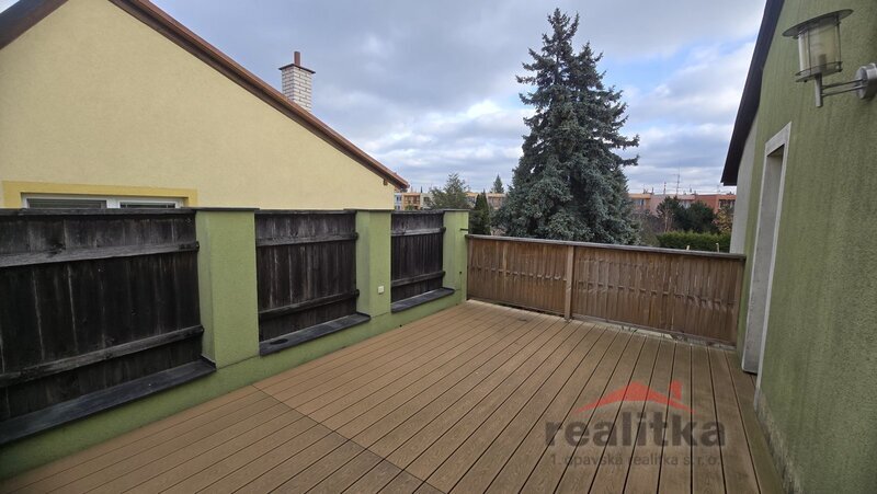 Pronájem bytu 3+kk 85m2, s terasou 15m2 a zahradou, Opava, u - 10