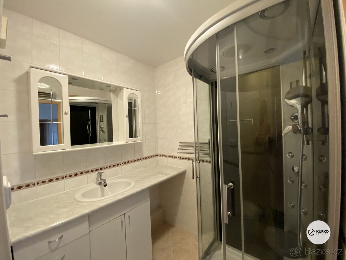 Pronájem prostorného bytu 3+1 s lodžií, po rekonstrukci – ul - 10