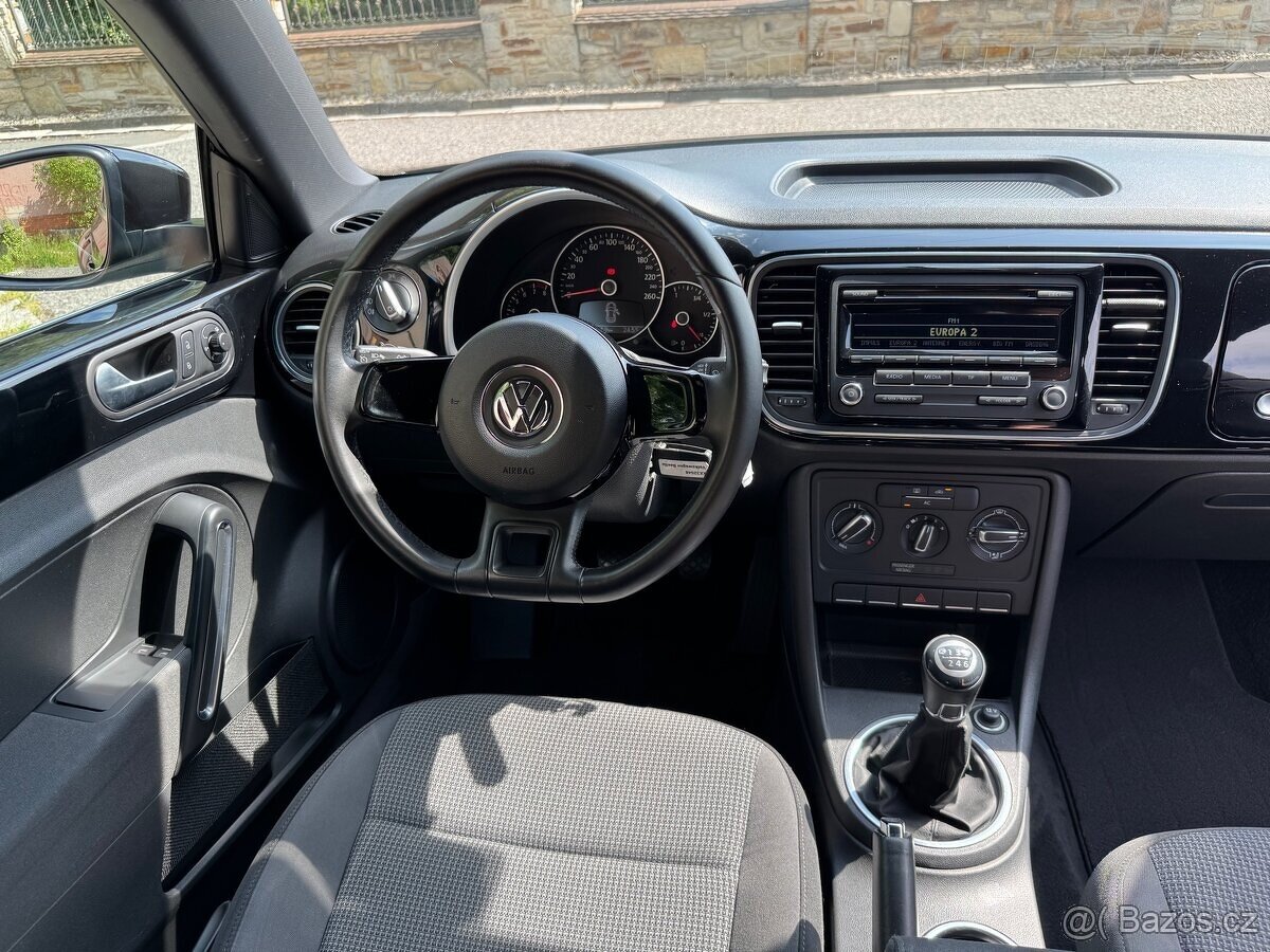 VW Beetle 1,2 TSI 77KW DESING-top stav-serviska, bez koroze - 10