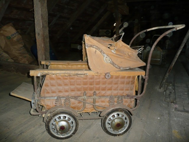 Historické kočárky ze staré půdy - 10