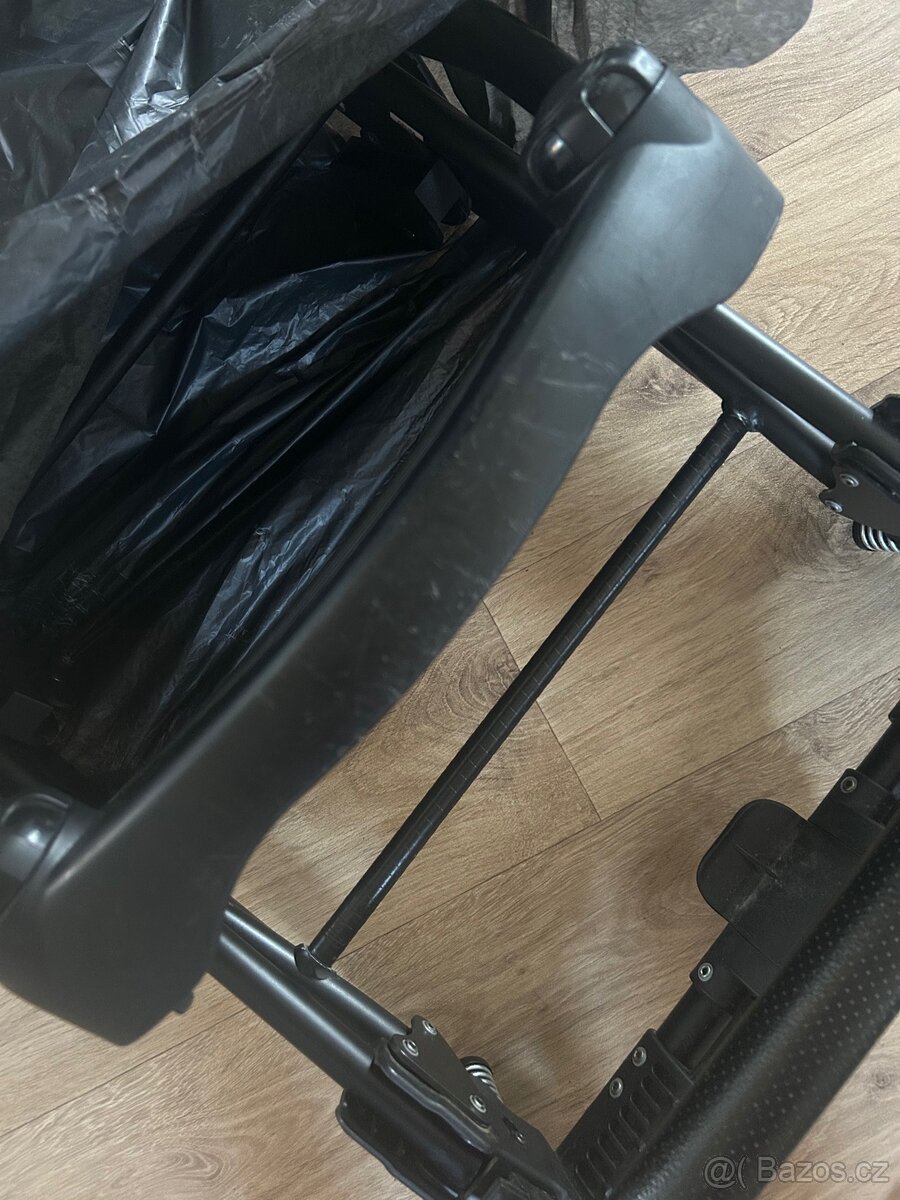 Kočárek Adamex Cristiano - 10