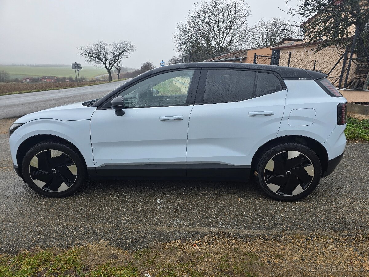 VOLVO EX30 PURE ELECTRIC SINGLE ENGINE XTENDED RANGE AUT PL - 10