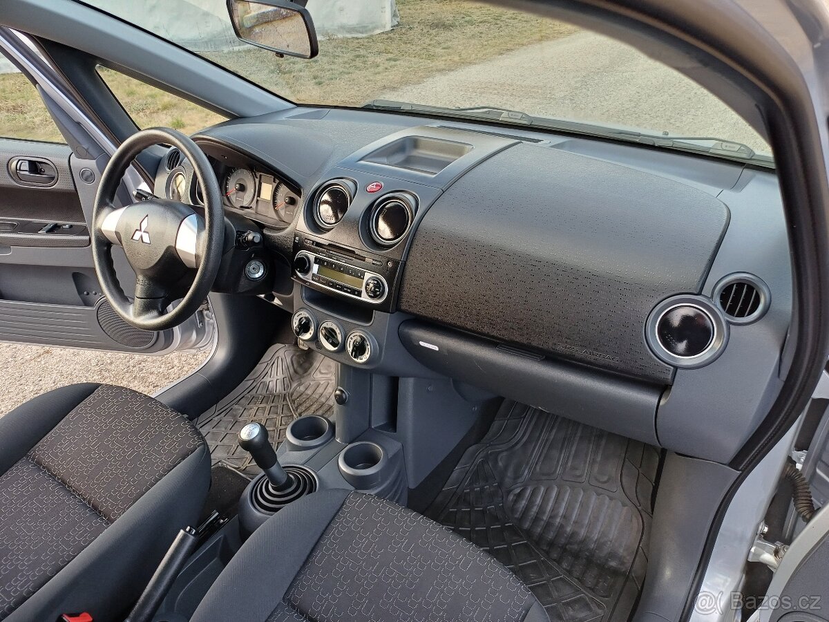 Predám Mitsubishi Colt 1.1 benzín,5-dverový,1.majiteĺ,rok vý - 10