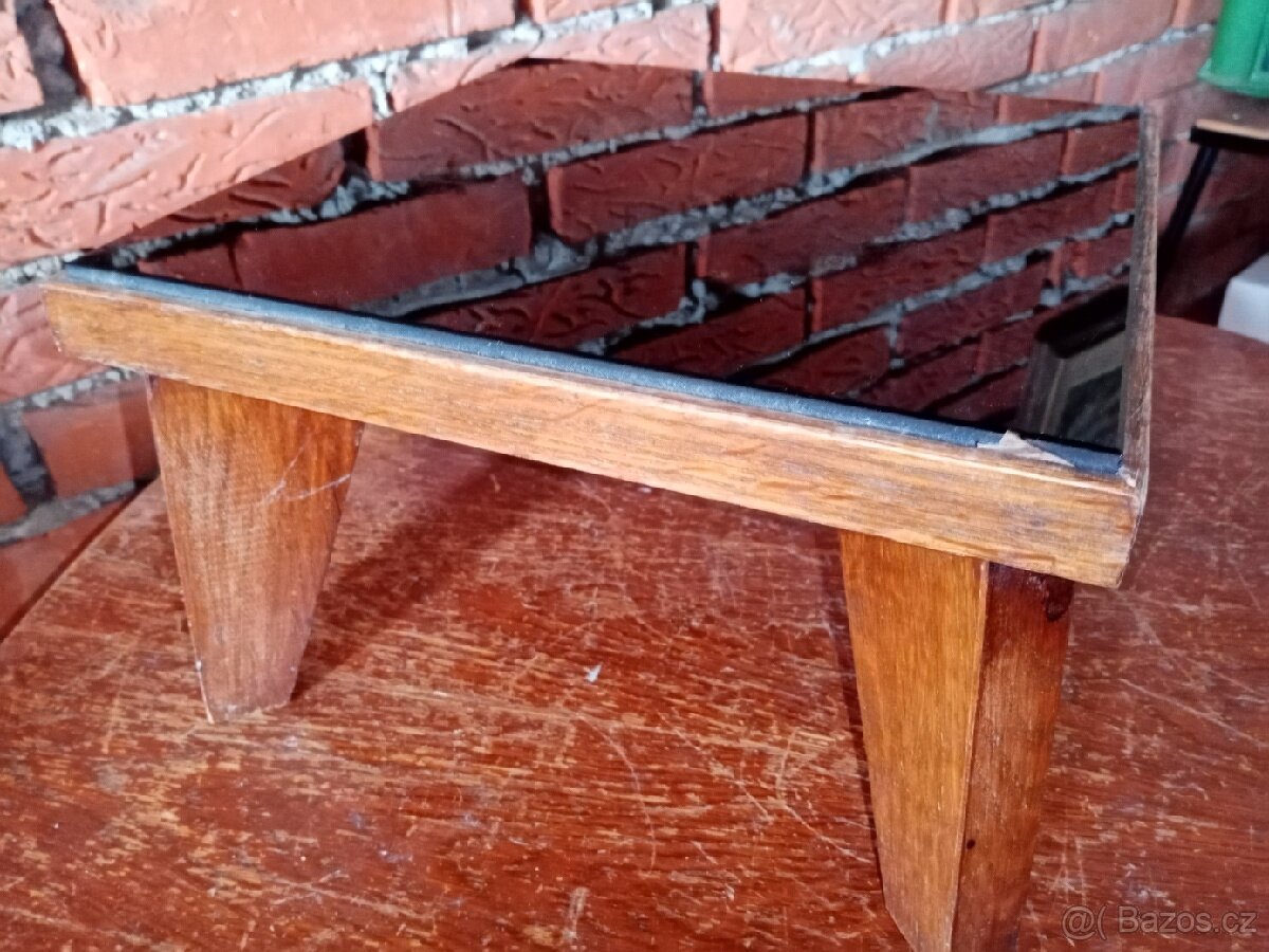 Starožitný stolek s opaxitovým sklem pod květináč - 10