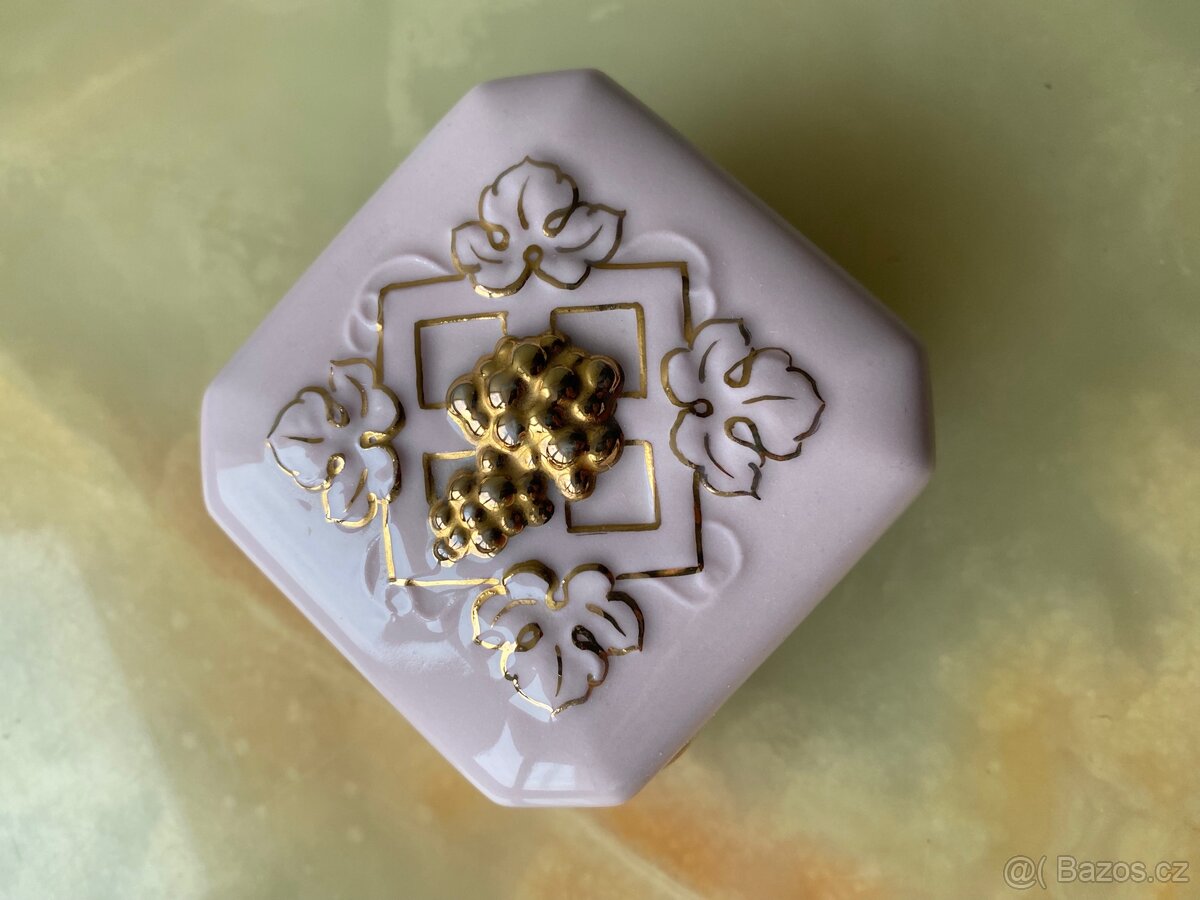 Porcelánové Krabičky A Figurky Royal Dux & Pirkenhammer - 10