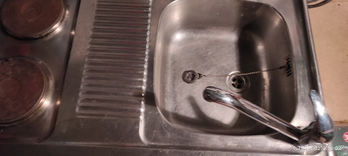 Dřez s 2 plotýnkovým vařičem a vodovodní baterií - 10