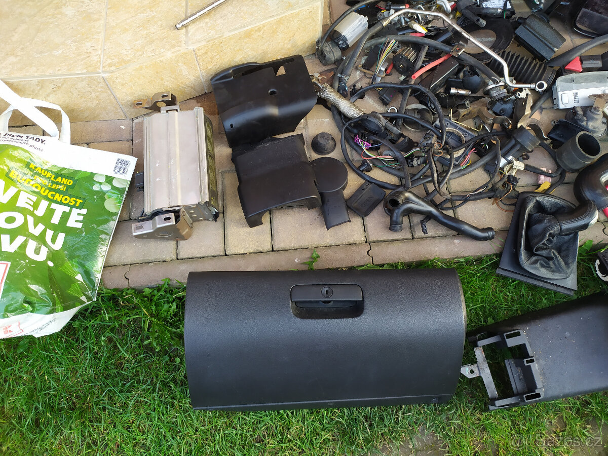 Škoda Octavia RS díly - 10