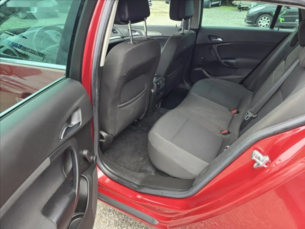 Opel Insignia, 2,0 DCTi - 10