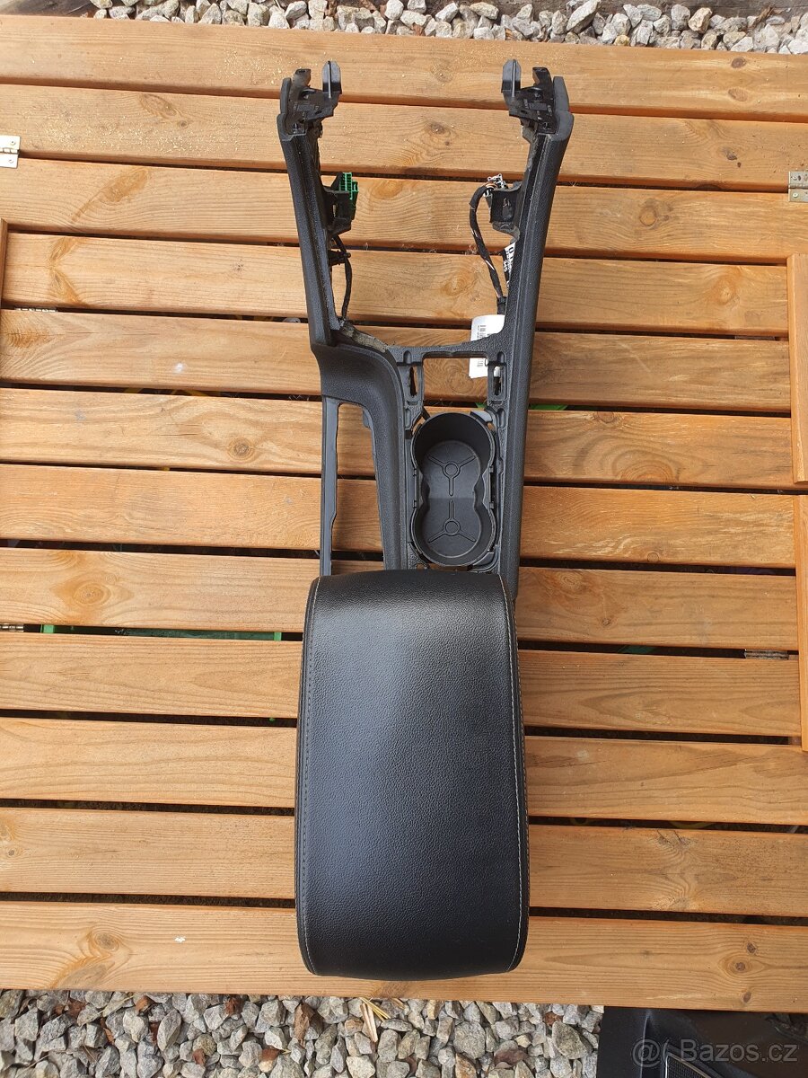 Mondeo sedačky - 10