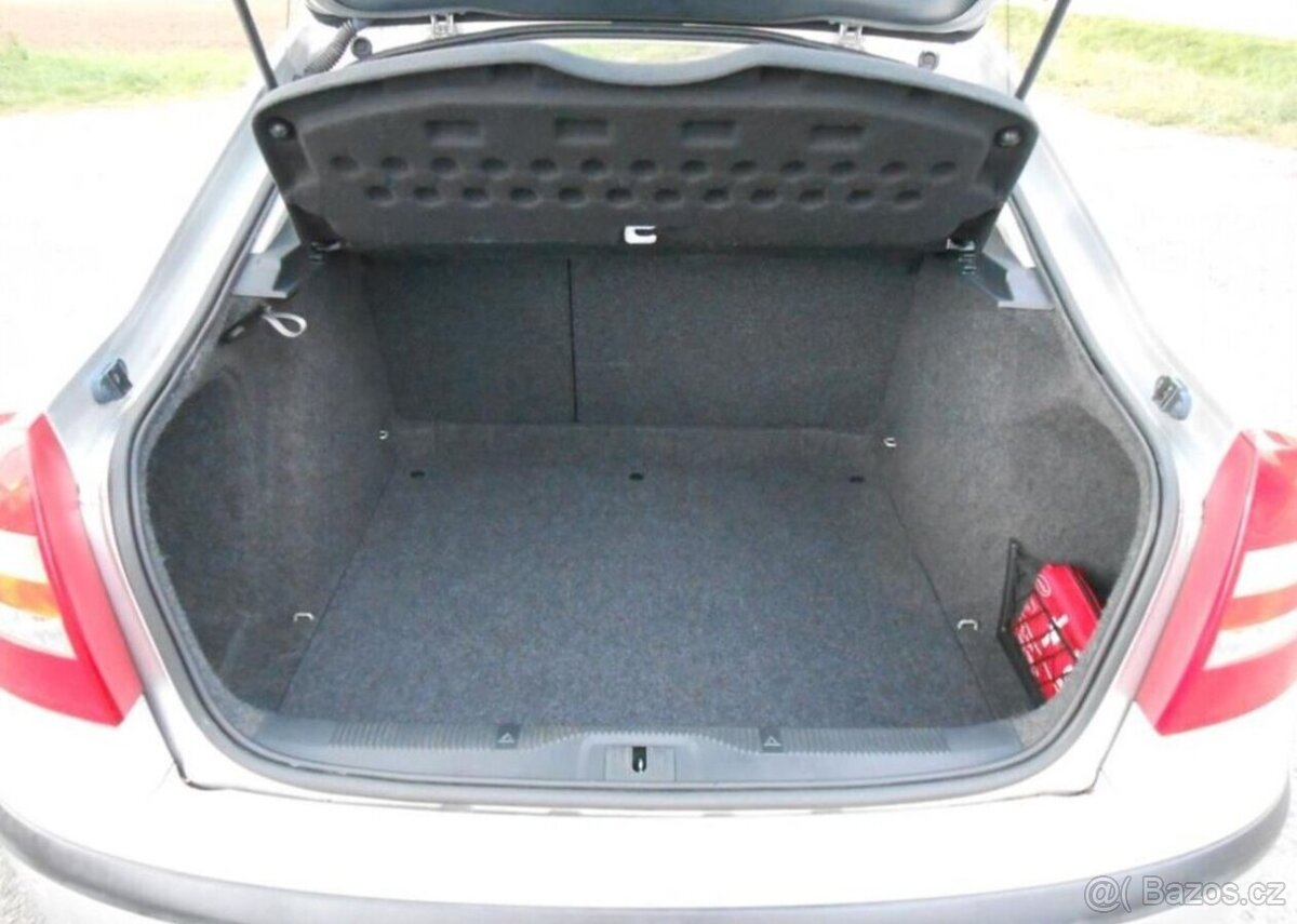 Škoda Octavia 1,6 i 75 kW DIGIKLIMA Serviska benzín - 10