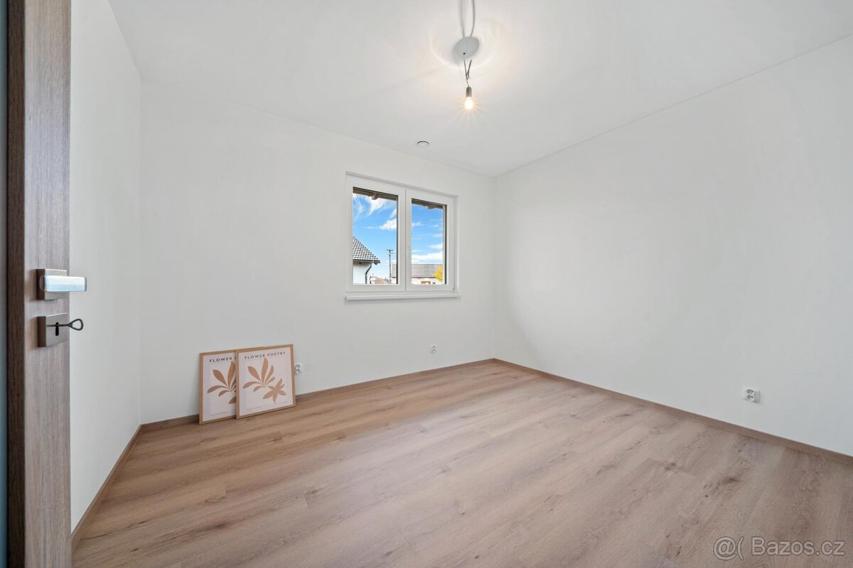 Rodinný dům 4+kk, Holešovice, Chroustovice - 10