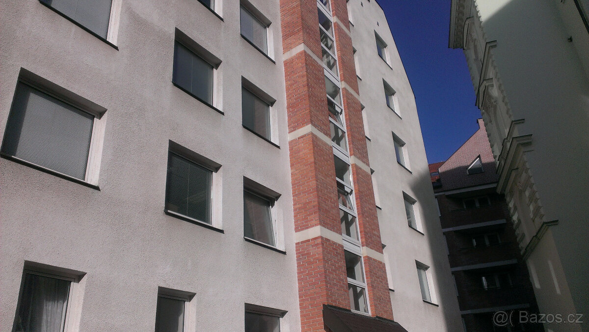 Pronájem kanc. prostor 18,6 m2 + kuch. + WC + Sprcha - 10