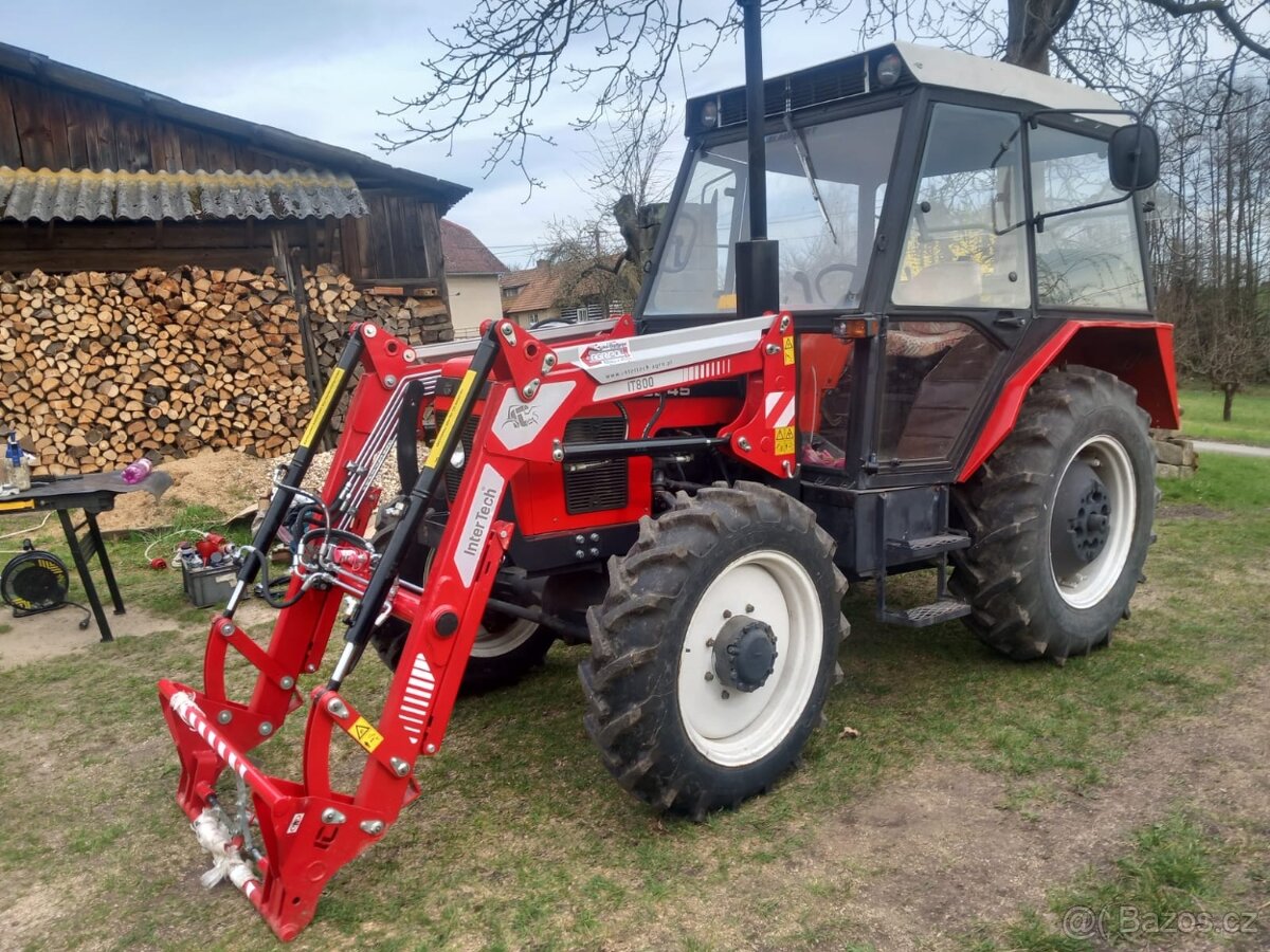 MONTUJEME ČELNÍ NAKLADAČE INTER-TECH - 10