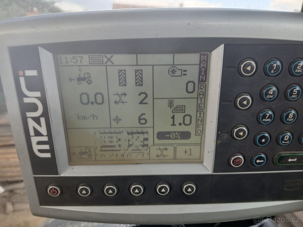 Mzuri secí stroj-strip till (pásové zpracování půdy) - 10