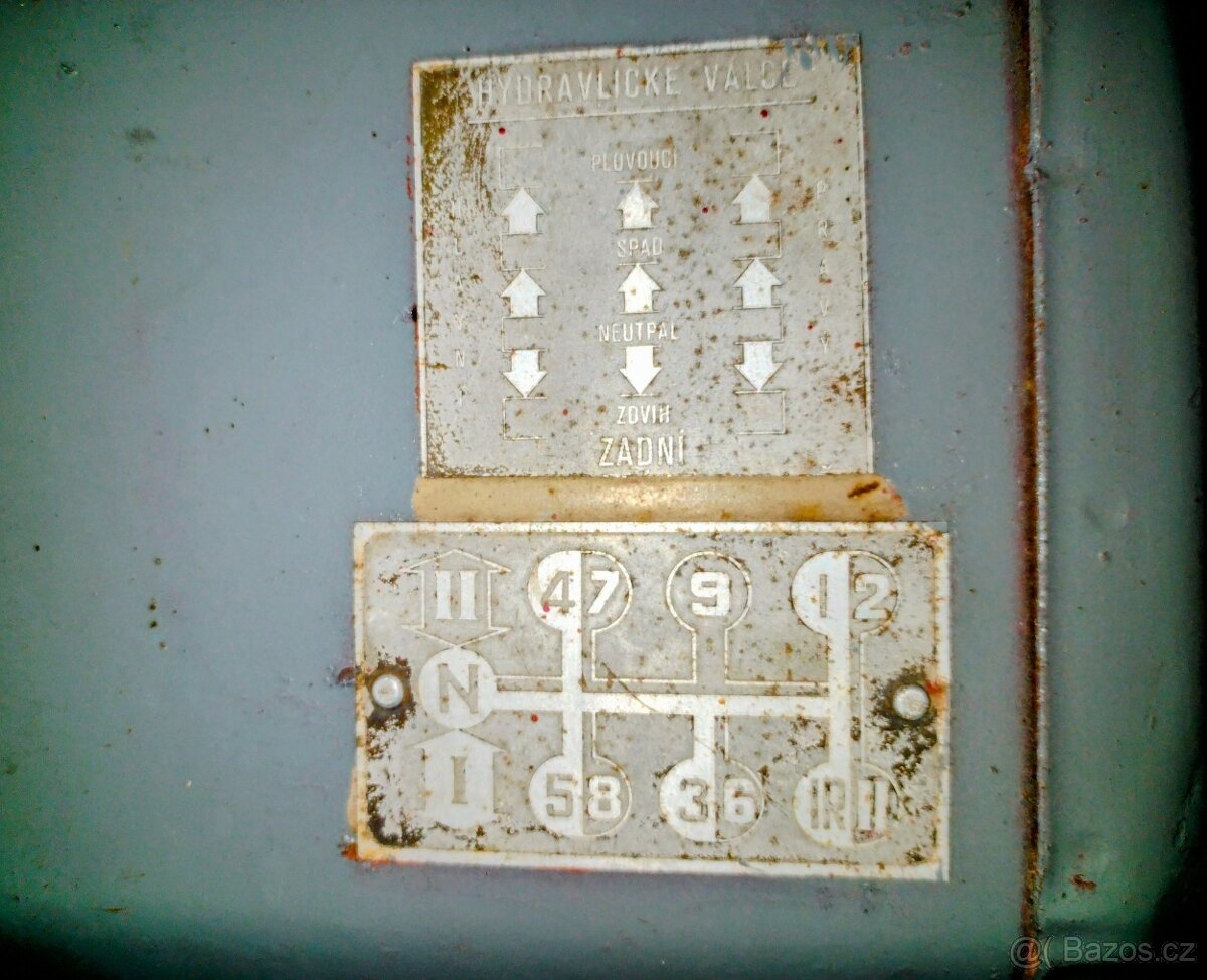 Pásový traktor Bolgar T54B - 10