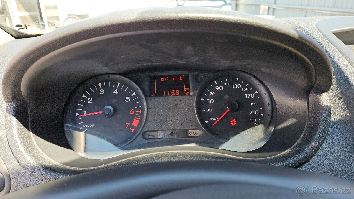 RENAULT CLIO 1.2 16V Authentique - 10