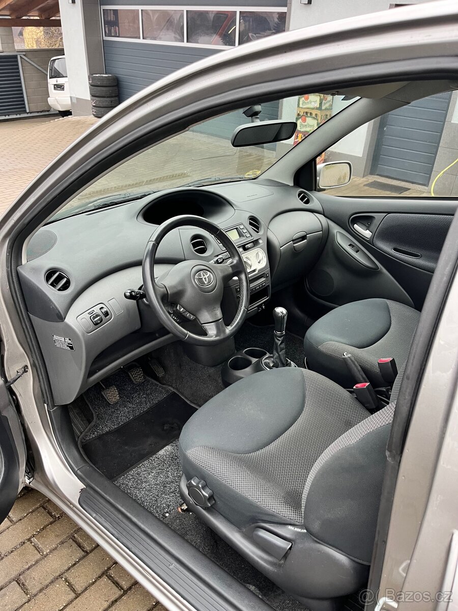 Toyota Yaris 1.4 D4d - 10