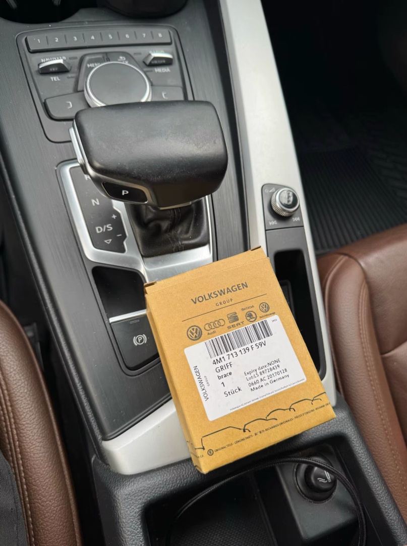 Vrch kryt hlavice radici paky AUDI - 10