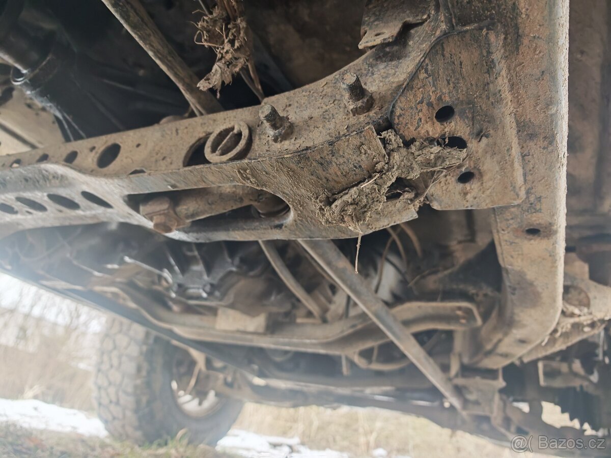 Predám/ vymením Nissan Navara D21 2.7 TD - 10