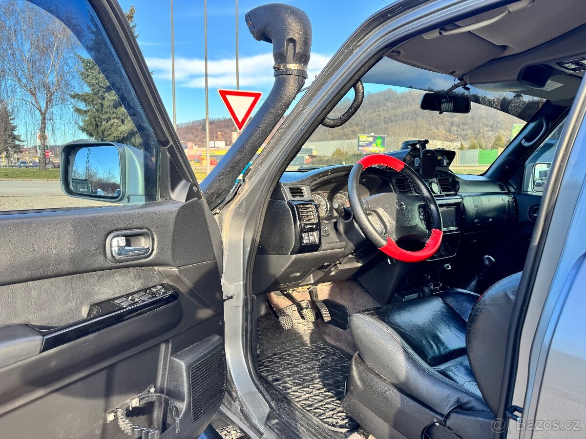 Nissan Patrol 3.0 - 10