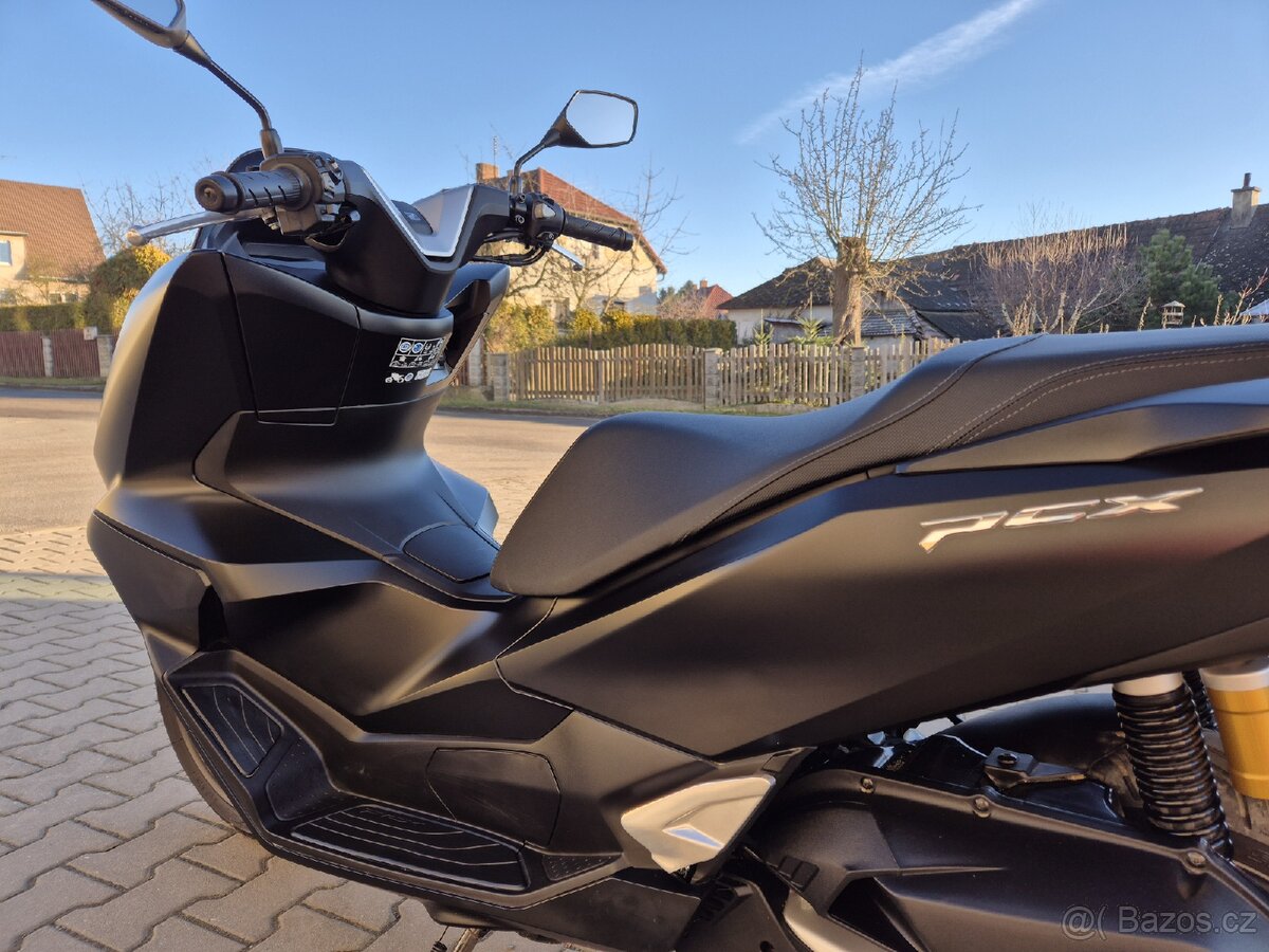 Prodám HONDA PCX125 DX, r. v. 2025, ABS, TC, ČR, 2015km - 10