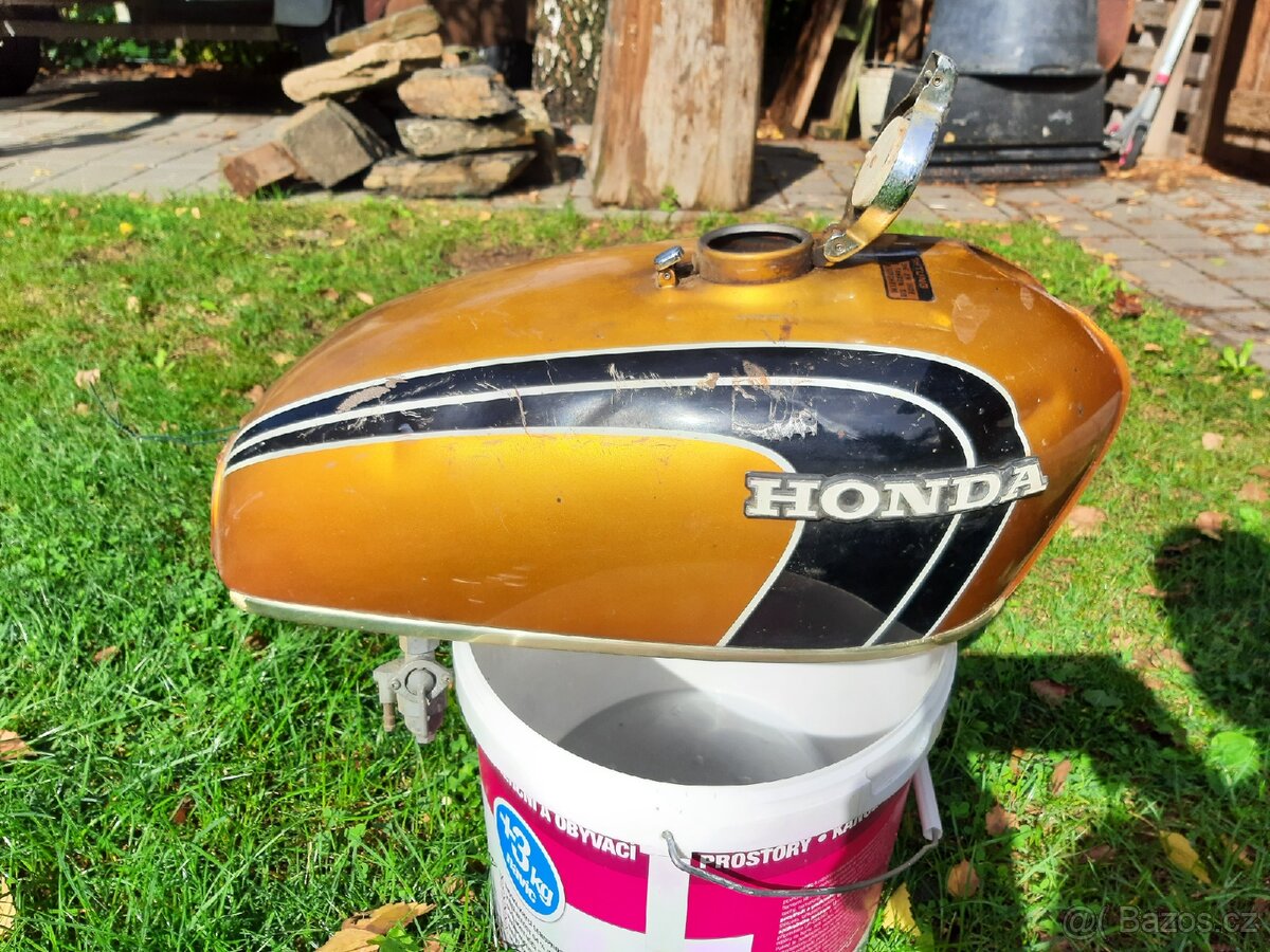 Nádrž Honda CB 250, CB 350 - 10