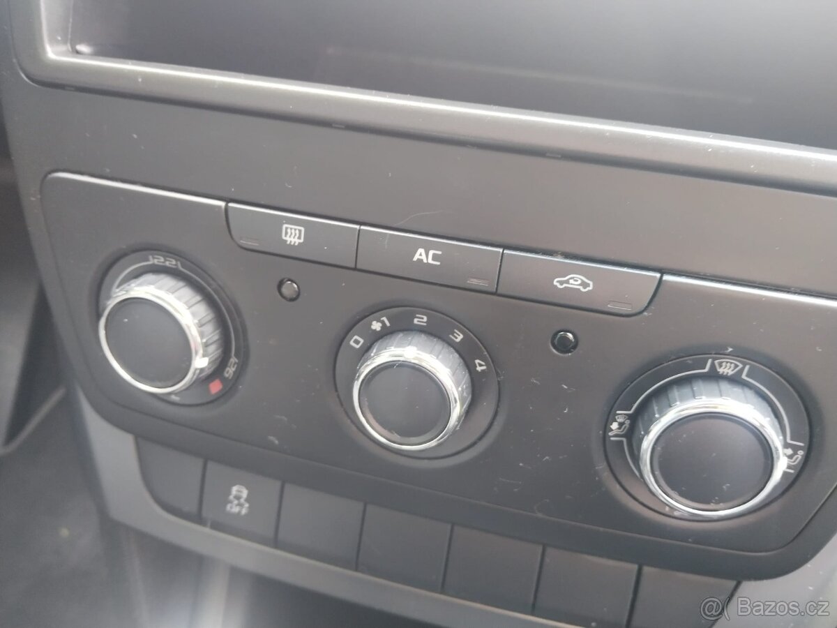 Škoda Yeti 1,2tsi, 77kw 6kvalt, serviska ,klima - 10