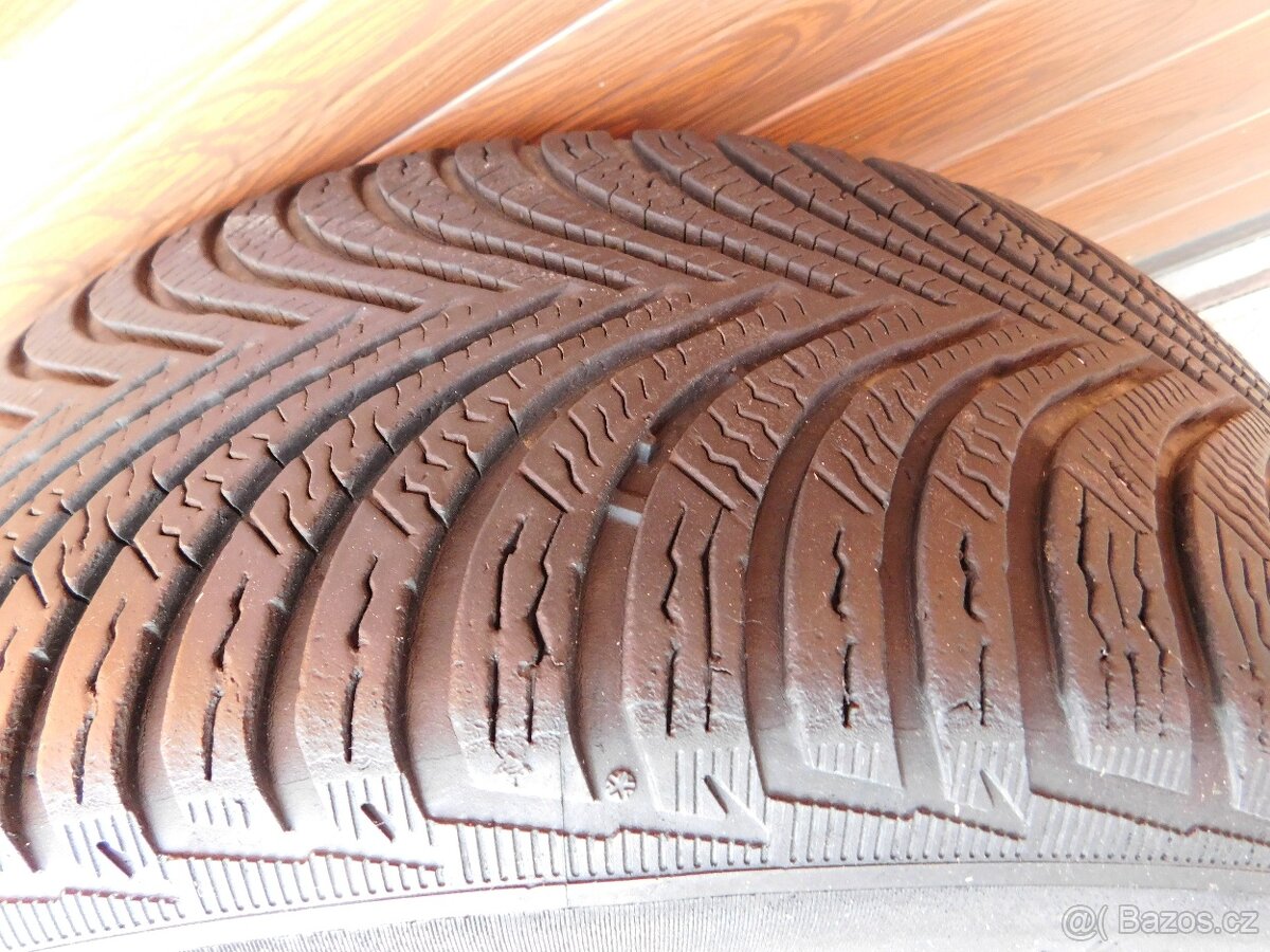 Ford C-max 2.0 TDCi,,TITANIUM,pěkný,BEZ KOROZE,tažný - 10