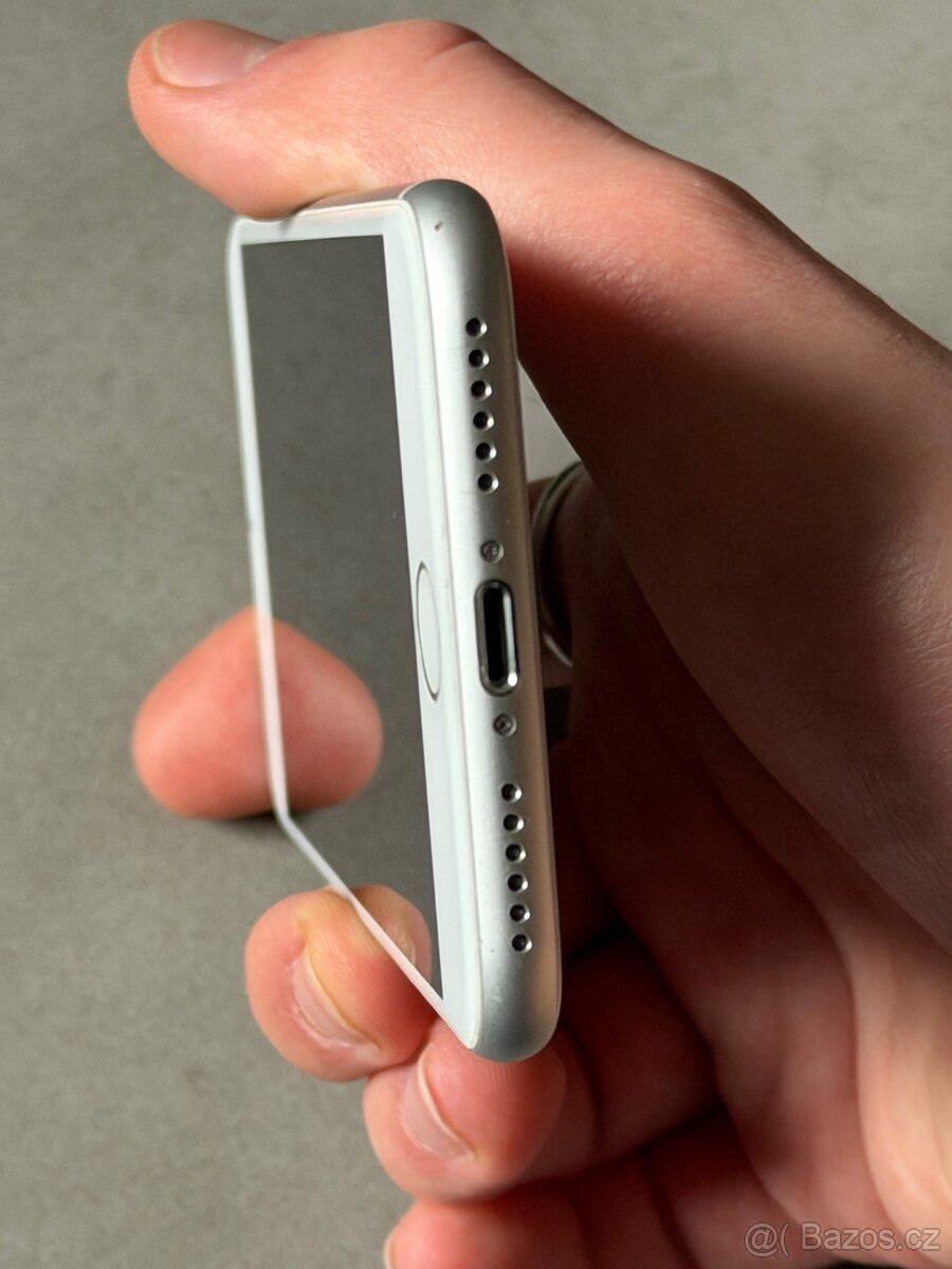 iPhone 8 64 gb stav A - 10