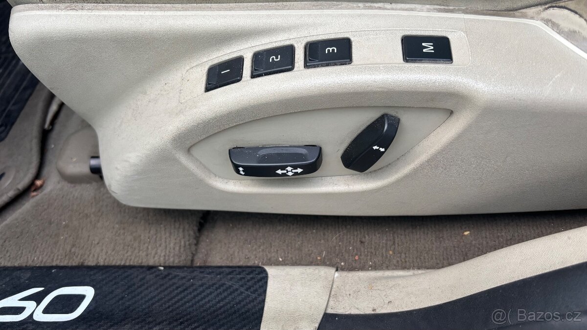 VOLVO XC60 D5 AWD - 10