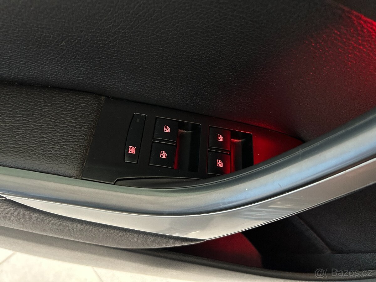 Opel Astra J 1.6 TURBO,ČR,SERVISKA,2.MAJ - 10