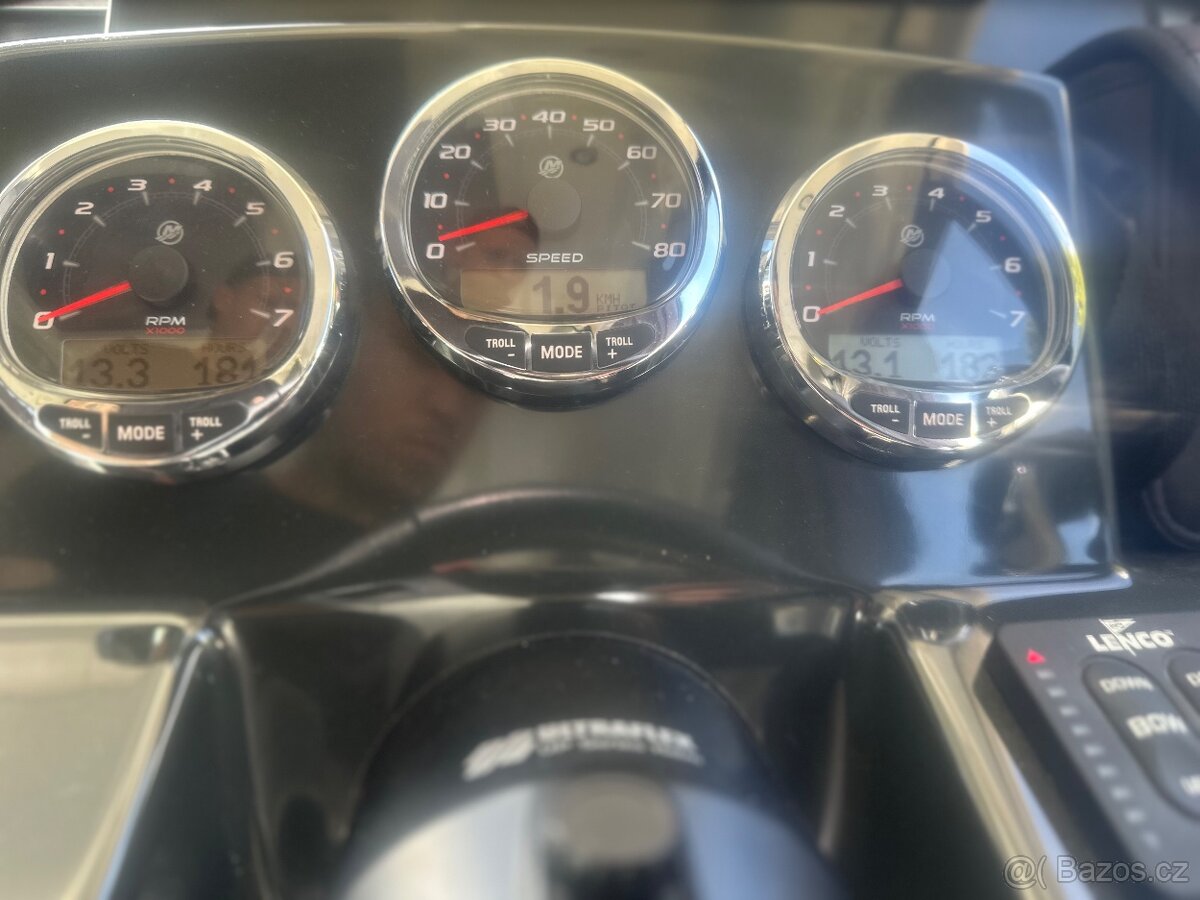 Motorový člun QUICKSILVER Activ 905 WEEKEND - 10