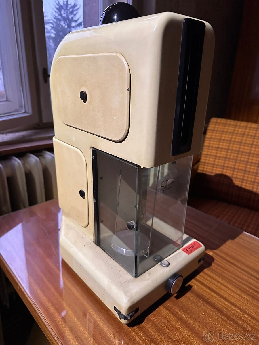 Laboratorní váha - 10