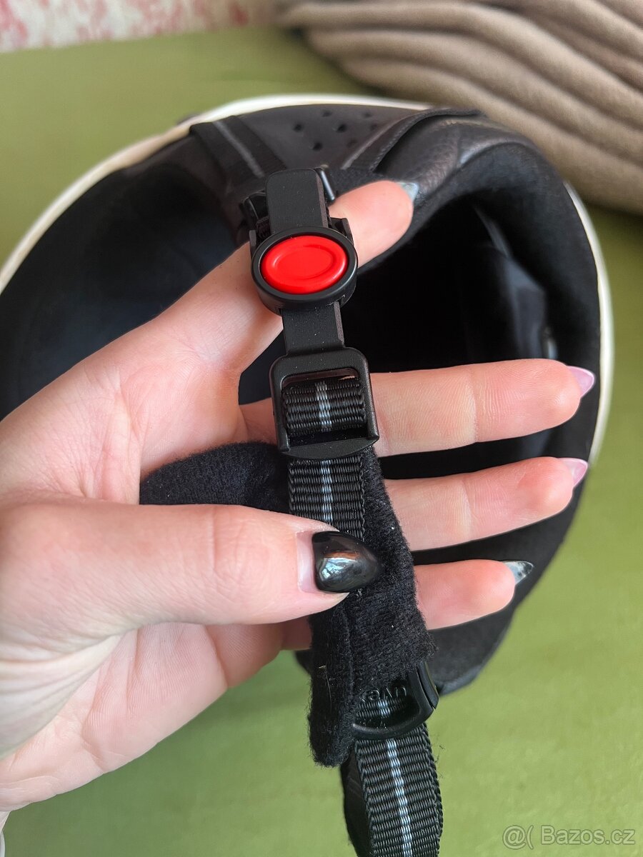 Lyžařská helma Uvex - 10