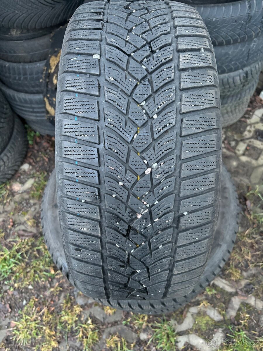 Zimní pneu Goodyear 225/45/17 - 10