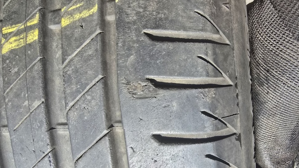 Letní pneu 245/45/18 Bridgestone - 10
