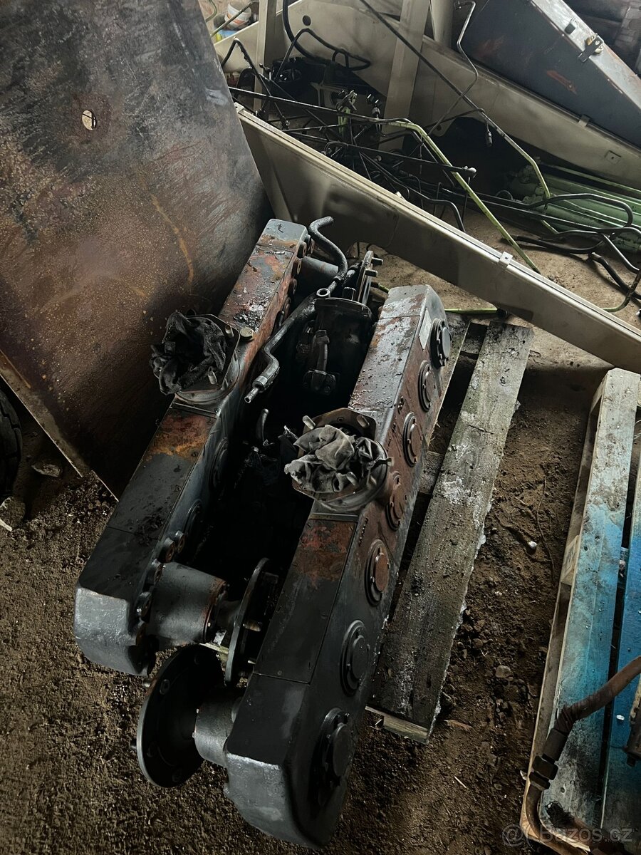 Locust 750 - 10
