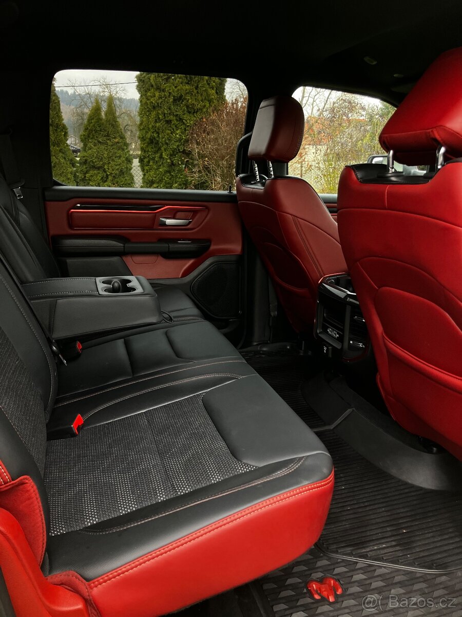 Dodge Ram 1500 Rebel 5.7 V8 HEMI 2019 - NEBOURANÝ - 10