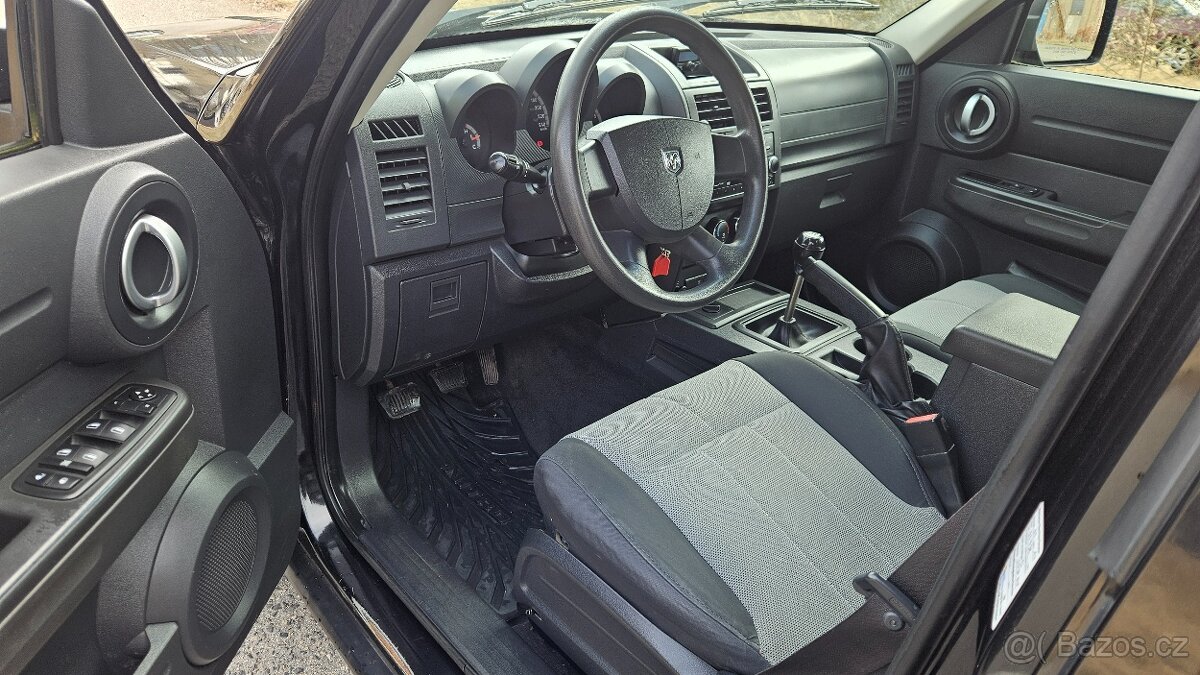 DODGE NITRO 2.8CRD 4X4 - 10