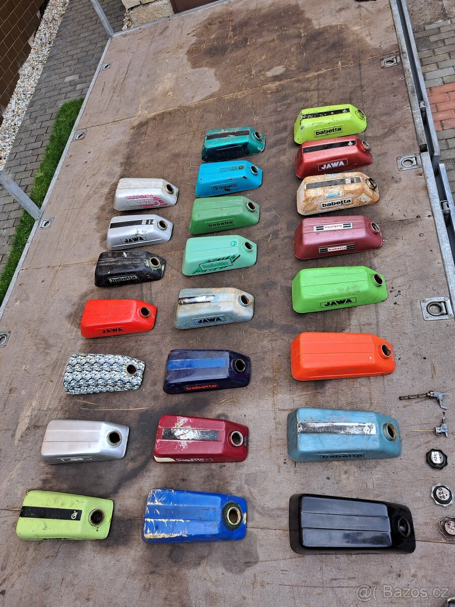 Nádrže na moped Babetta 210, 215, 225 - 10