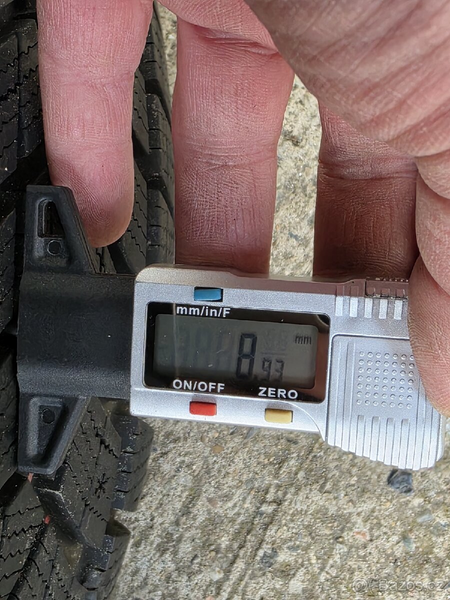 235/50/19 zimní pneu Goodyear UltraGrip SUV - 10