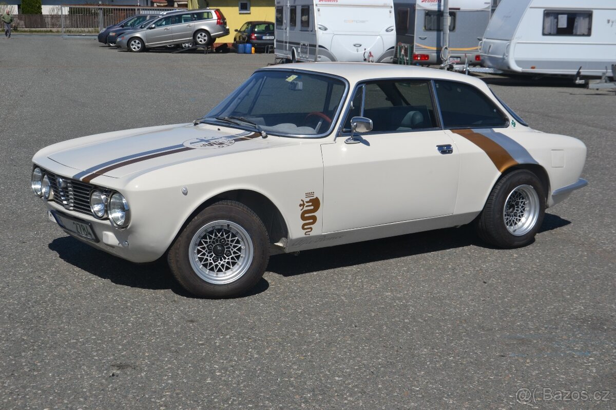 Alfa Romeo GT Junior 1600 GT coupe - 10