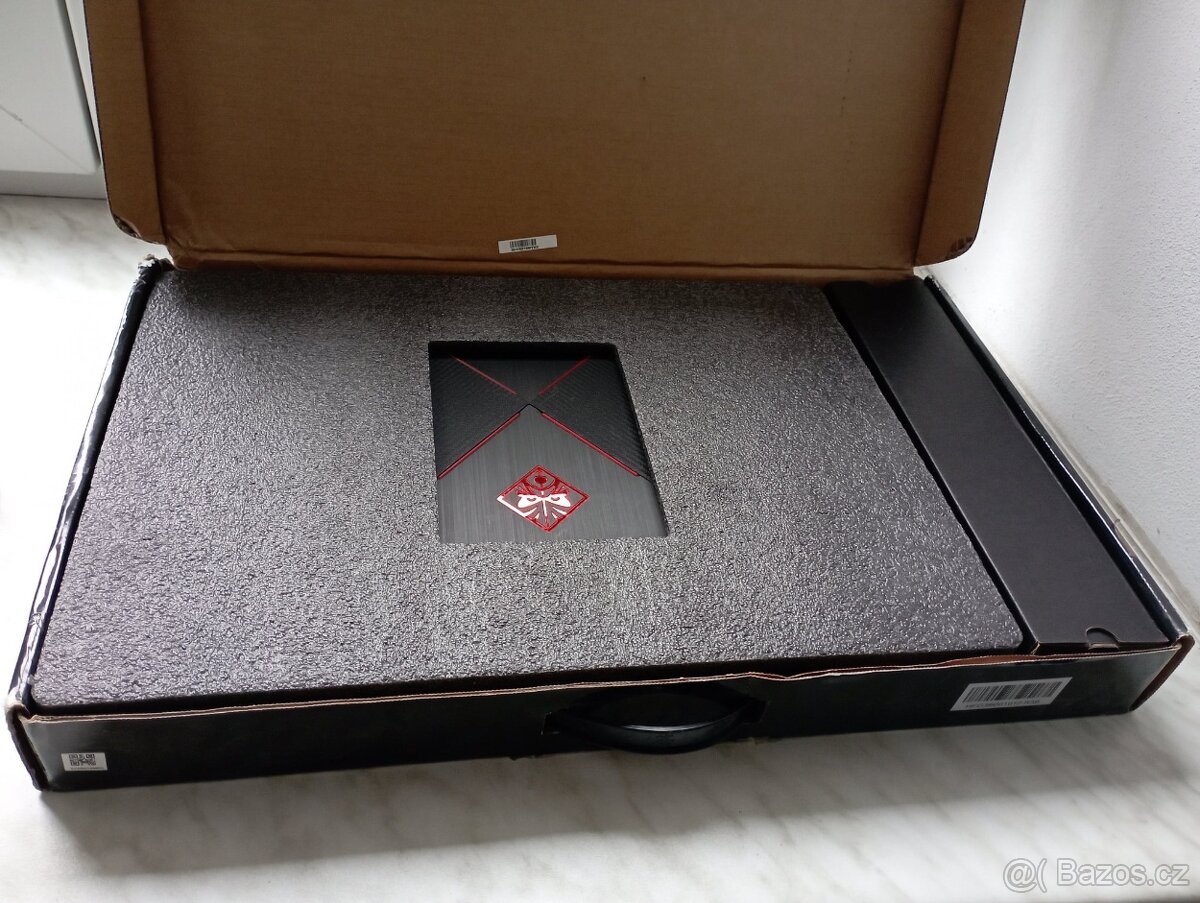 HP omen 17 herní obr 17.3 Full HD 24g DDR 4 - 10