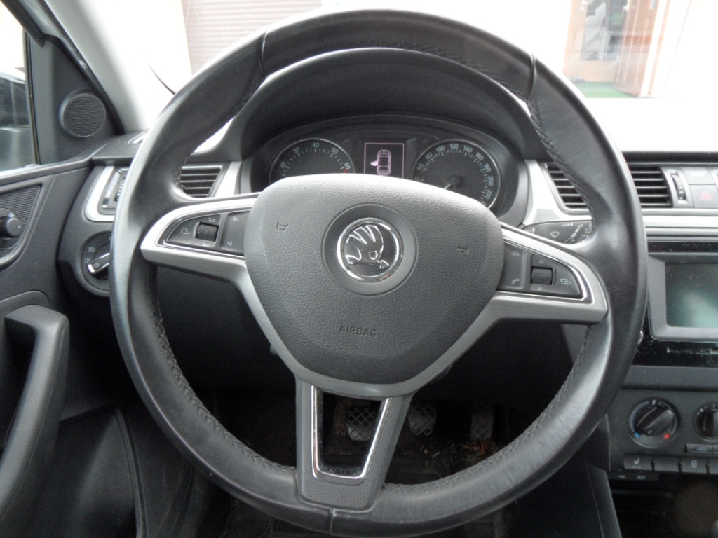 Škoda Rapid 1.0 TSi,66kw,zak. v ČR,naj.89000km - 10