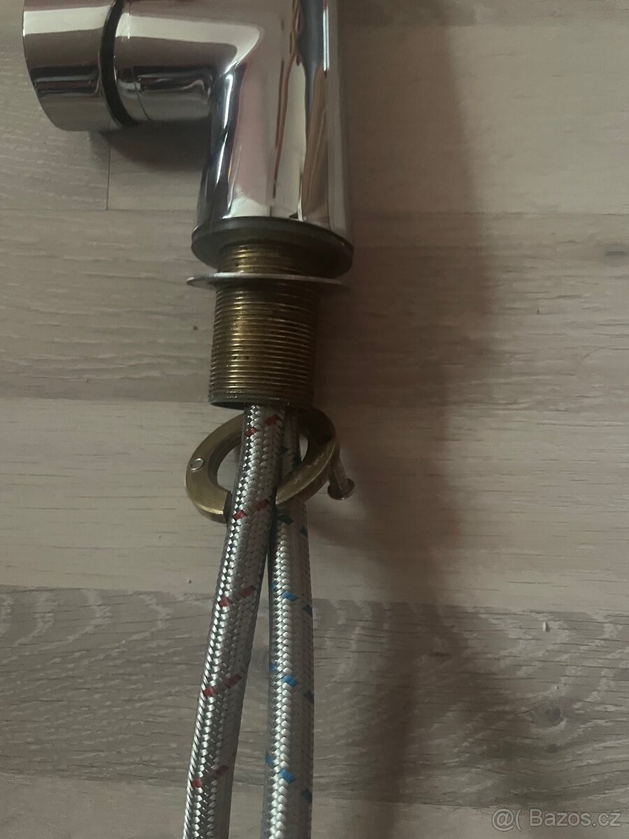 Kuchyňská dřezová baterie - 10